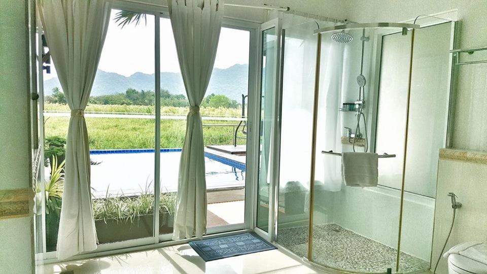 The Vista Pool Villa Kanchanaburi Eksteriør billede