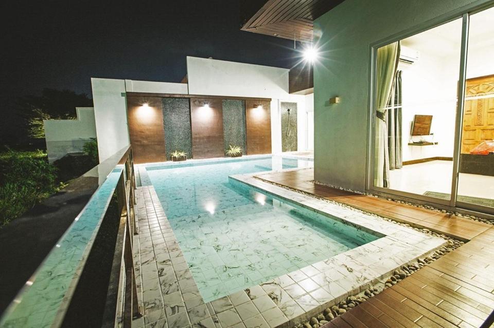 The Vista Pool Villa Kanchanaburi Eksteriør billede